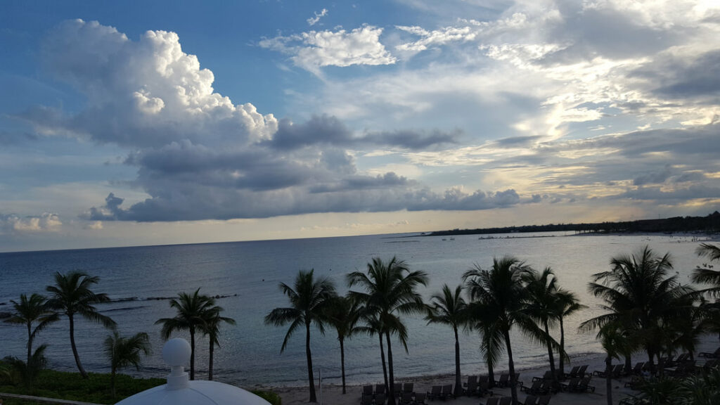 Barceló Maya Palace; Beach