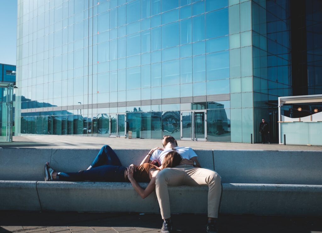 Couples sleeos on bench, honeymoon mistake