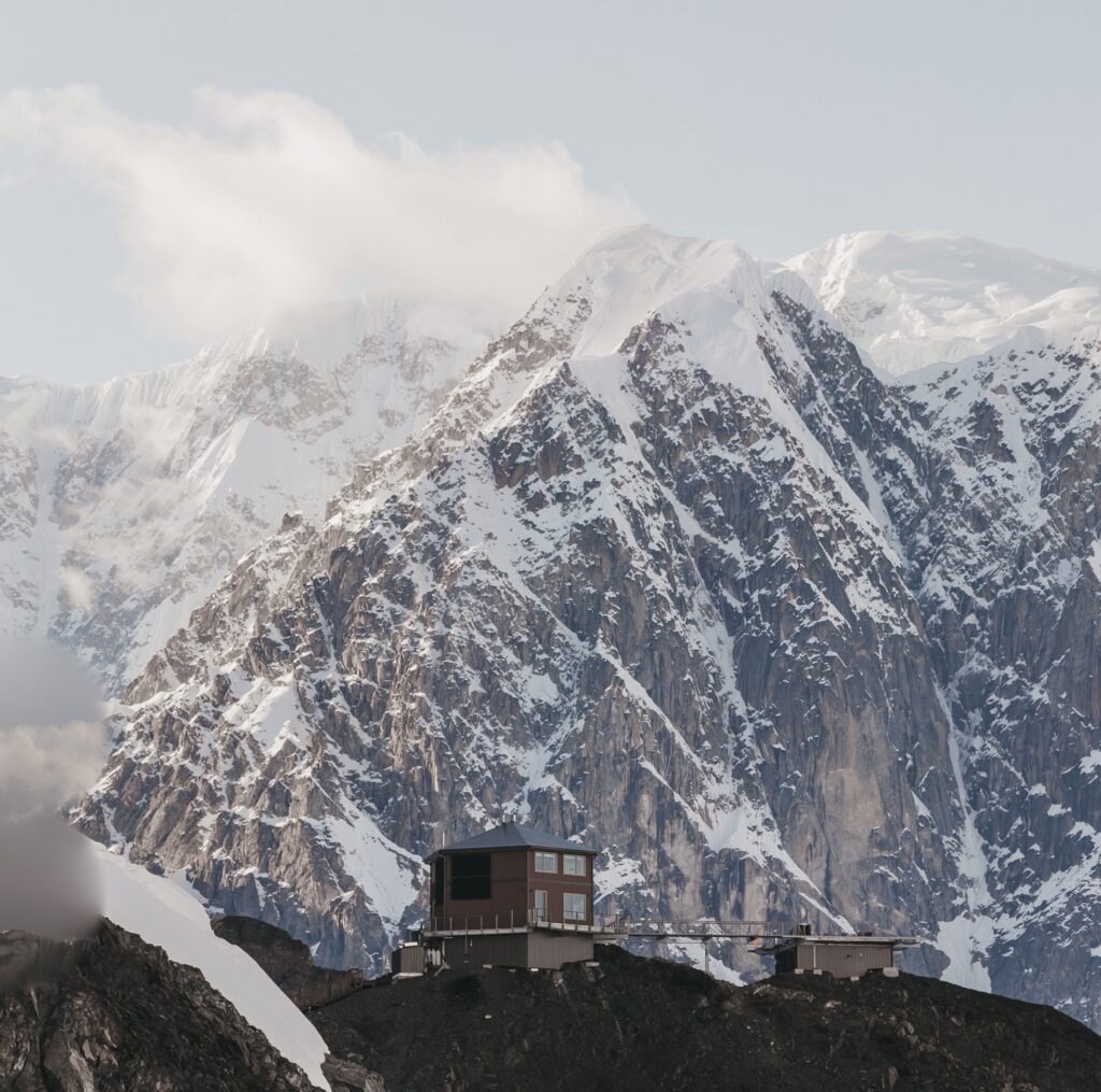 Sheldon Chalet Luxury expereince hotel in Alaska