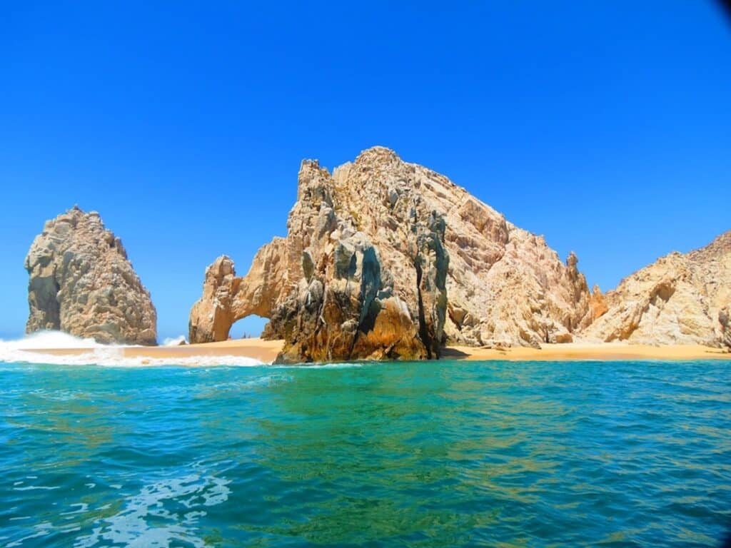 beautiful picture of Lover's Beach in Los Cabos Mexico